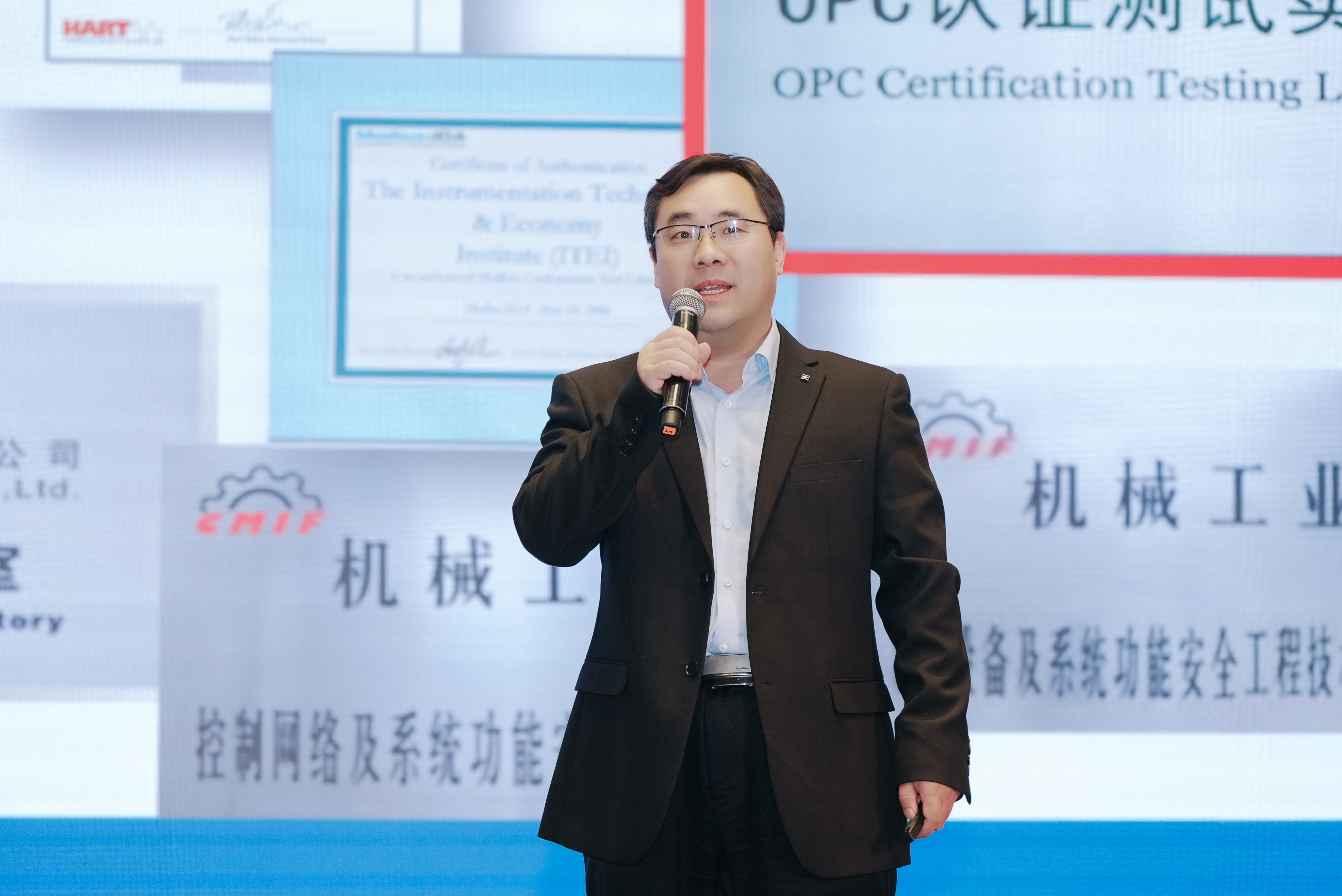 赵艳领演讲1.jpg 赵艳领演讲1.jpg